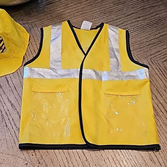 Kids construction worker vest and hat - Picture 4 of 9
